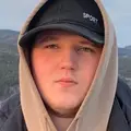 Я Ваня, 18, из Красноярска, ищу знакомство для без обязательств