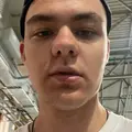 Я Дима, 19, из Екатеринбурга, ищу знакомство для приятного времяпровождения