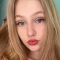 Я Викуля, 21, знакомлюсь для открытые отношения в Амстердаме