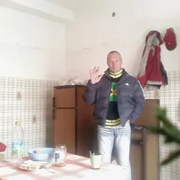 Я Серёга, 43, знакомлюсь для приятного времяпровождения в Лисичанске