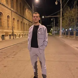 Я Богдан, 19, знакомлюсь для регулярного секса в Черновцах