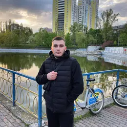 Рустам из Киева, мне 27, познакомлюсь для дружбы