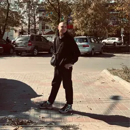 Я Алекс, 19, знакомлюсь для совместных путешествий в Луганске