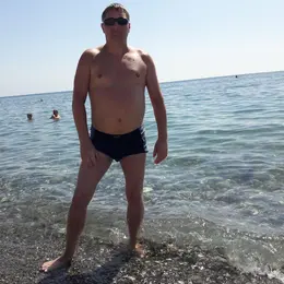 Я Владимир Анатольев, 43, из Бугров, ищу знакомство для регулярного секса