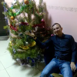 Я Михаил, 32, знакомлюсь для совместных путешествий в Волгограде