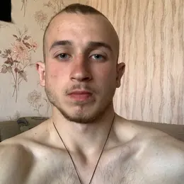 Я Олег, 20, из Хмельницкого, ищу знакомство для секса на одну ночь