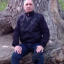 Я Олег, 55, знакомлюсь для секса на одну ночь в Камышине