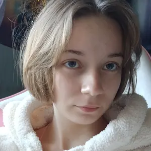 Я Вика, 18, из Днепра, ищу знакомство для совместных путешествий