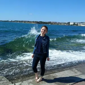Я Ангелина, 27, из Азова, ищу знакомство для приятного времяпровождения