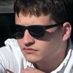 Игнат из Гомеля, мне 21, познакомлюсь для на одну ночь