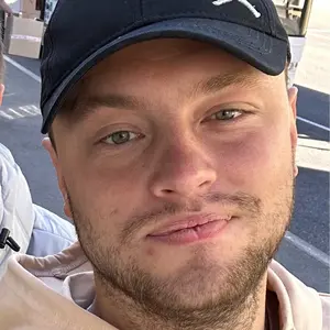 Я Иван, 27, знакомлюсь для на одну ночь в Петропавловске-Камчатском