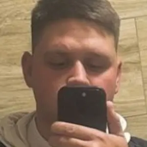 Даниил из Лондона, мне 22, познакомлюсь для открытые отношения
