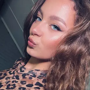 Я Viola, 21, знакомлюсь для открытые отношения в Киеве