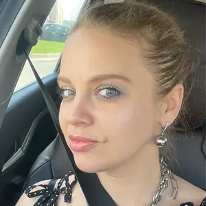 Я Арина, 35, из Минска, ищу знакомство для совместных путешествий