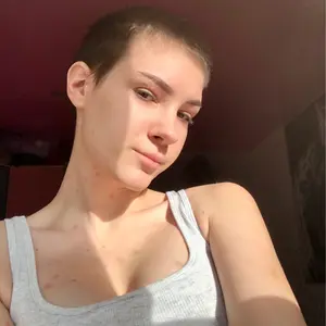 Ольга из Смоленска, мне 18, познакомлюсь для регулярного секса