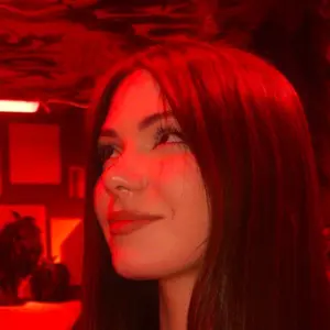 Милана из Санкт-Петербурга, ищу на сайте на одну ночь