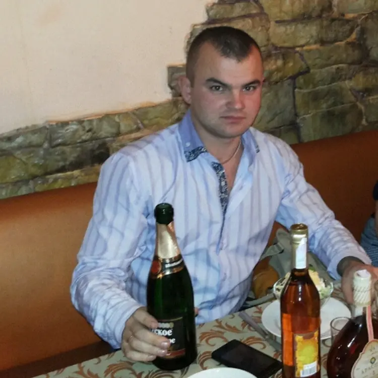 Я Anatoliy, 37, из Калинковичей, ищу знакомство для приятного времяпровождения