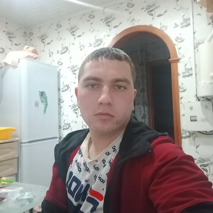 Димасик из Нефтеюганска, мне 26, познакомлюсь для секса на одну ночь