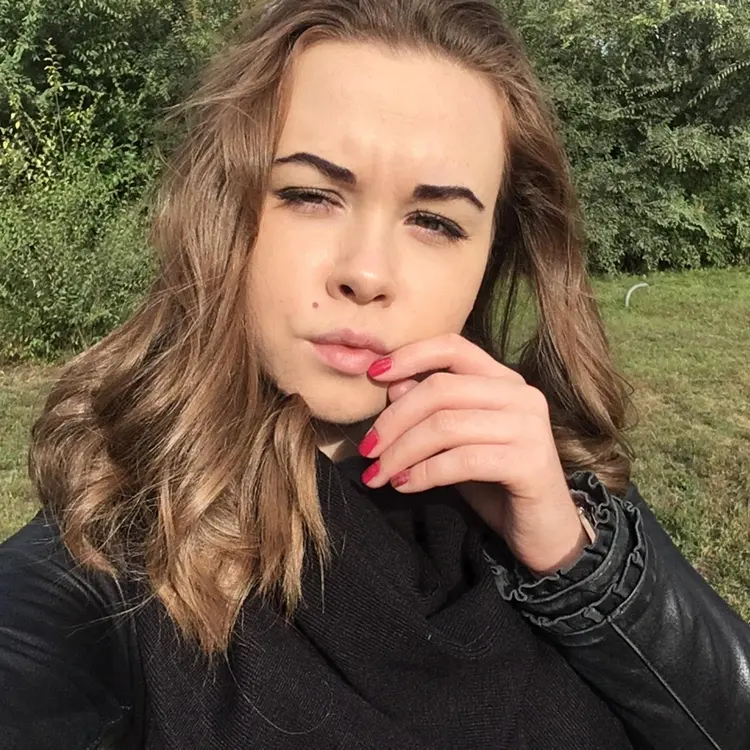 Я Полина, 29, из Воронежа, ищу знакомство для приятного времяпровождения