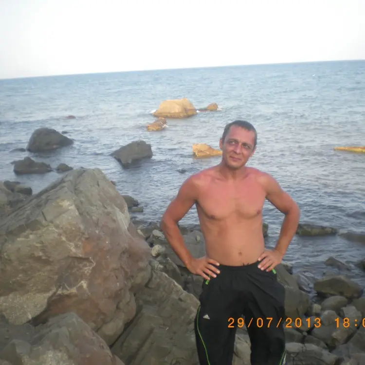 Aleksey из Дергачей, мне 48, познакомлюсь для приятного времяпровождения
