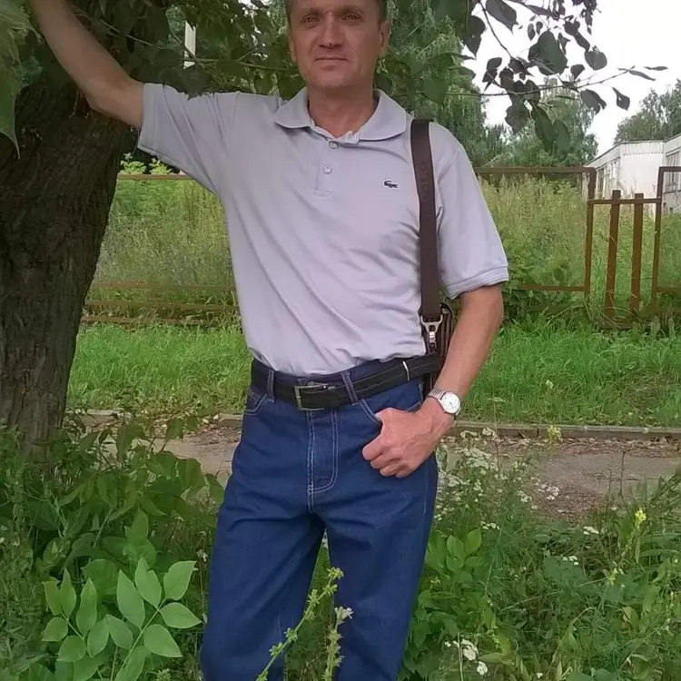 Я Олег, 57, из Ижевска, ищу знакомство для регулярного секса