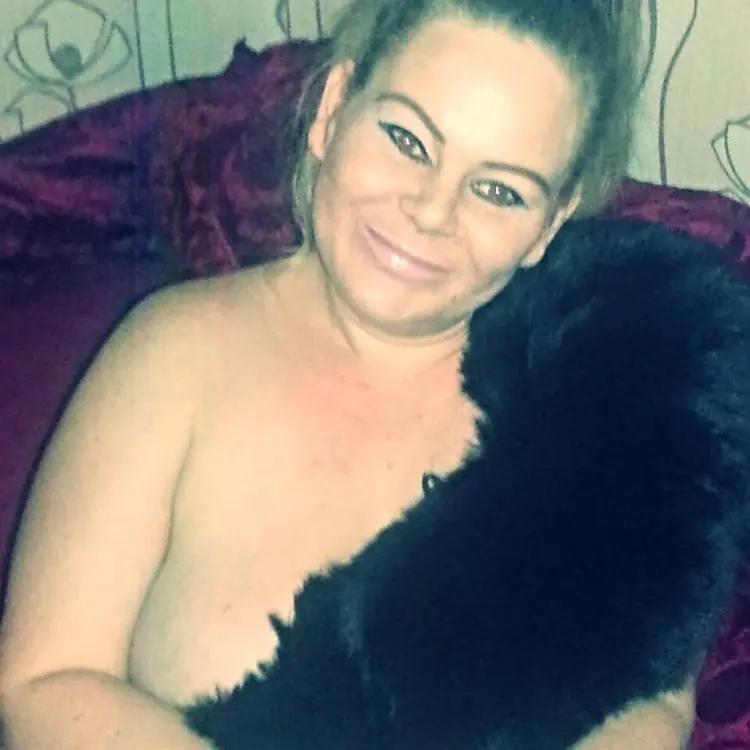 Наталия из Одессы, ищу на сайте секс на одну ночь