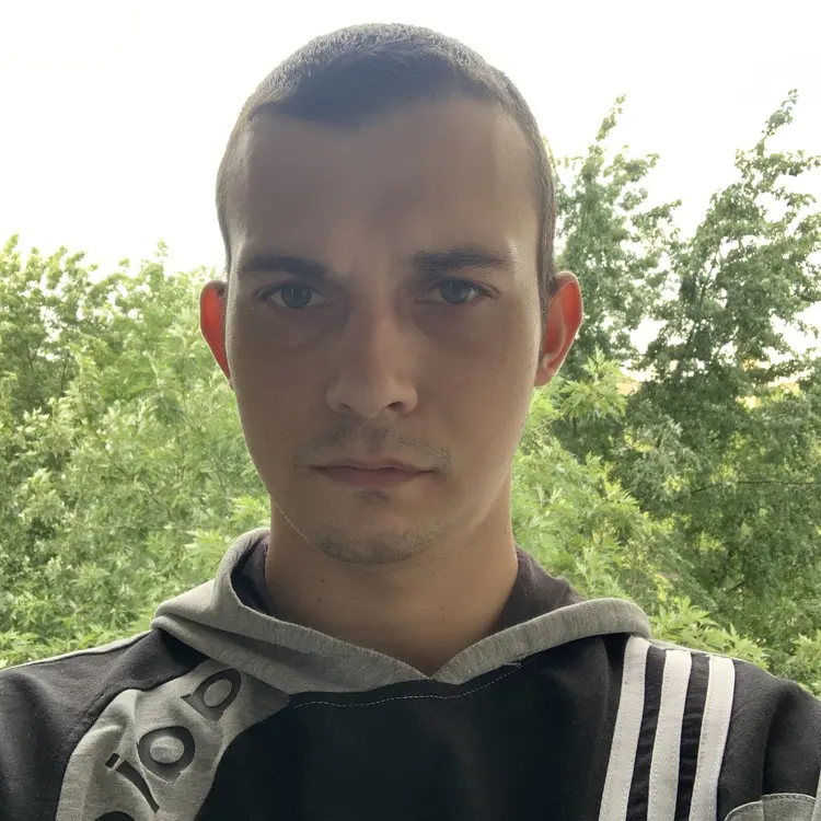 Я Игорь, 27, из Чернигова, ищу знакомство для секса на одну ночь