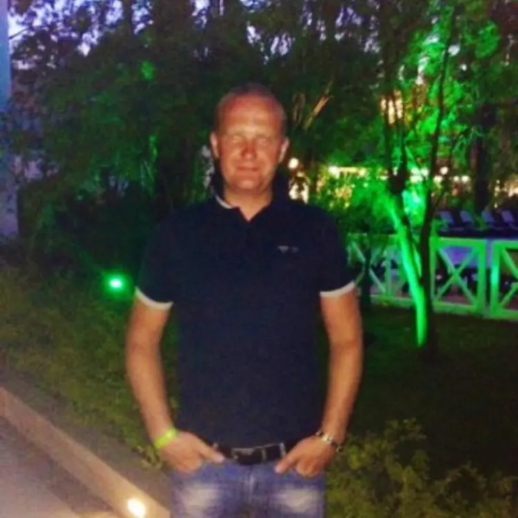 Я Sergey, 45, из Новозыбкова, ищу знакомство для регулярного секса