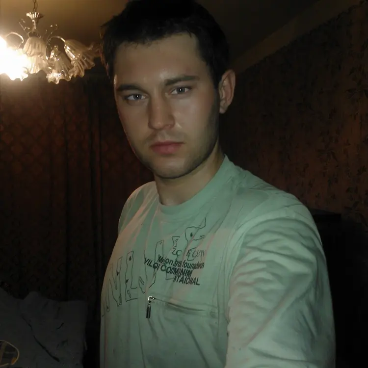 Алексей из Партизанска, ищу на сайте секс на одну ночь