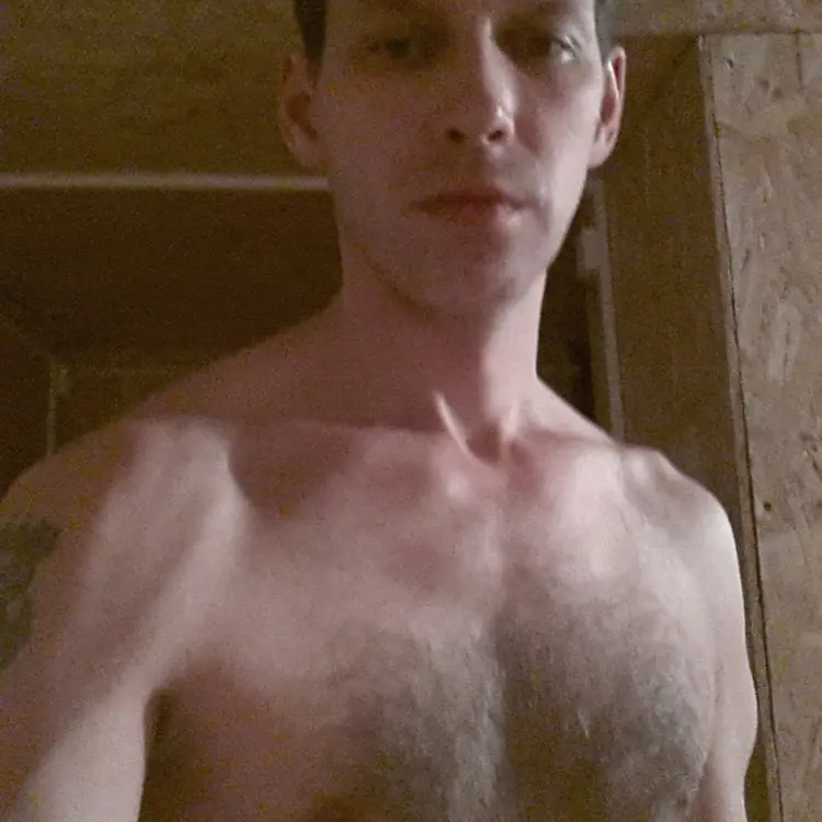 Я Дмитрий, 43, из Ельца, ищу знакомство для секса на одну ночь