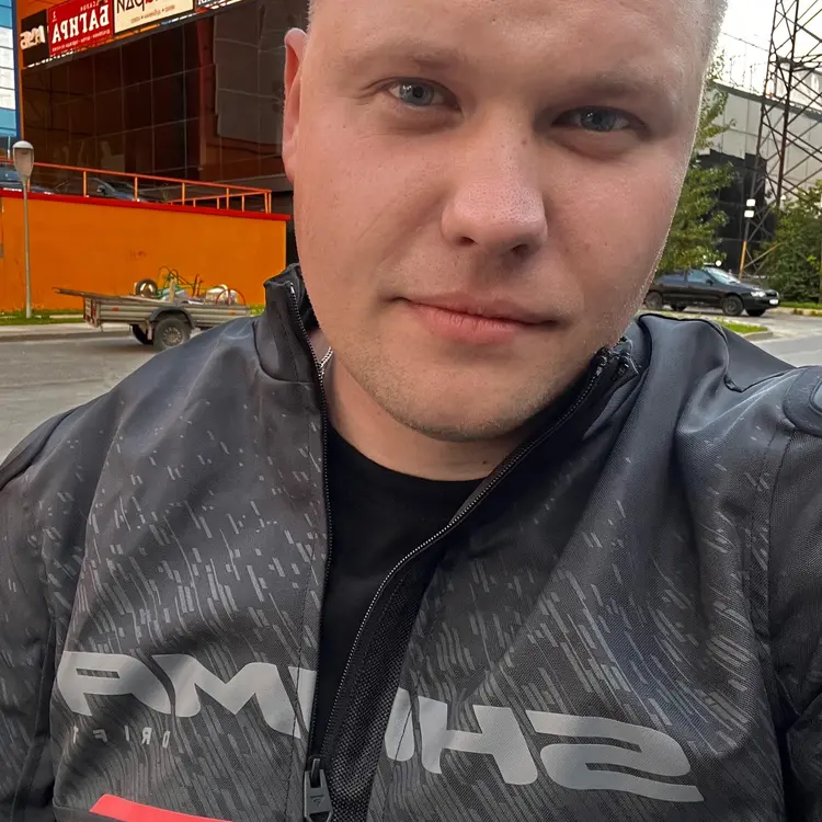 Я Дмитрий, 28, из Кирова, ищу знакомство для дружбы