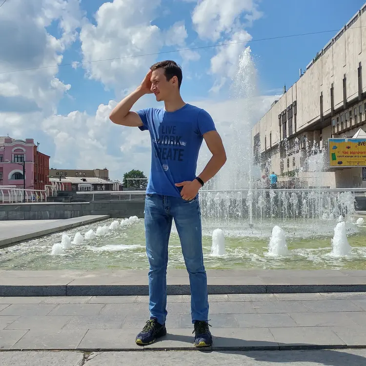 Алексей из Харькова, мне 22, познакомлюсь для приятного времяпровождения