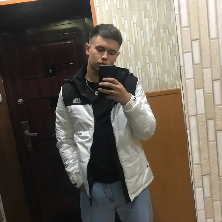Я Ruslan, 20, знакомлюсь для совместных путешествий в Мичуринске