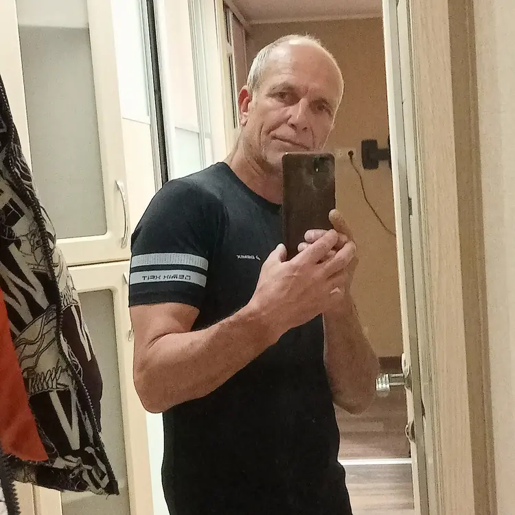Я Александр, 55, из Приволжска, ищу знакомство для регулярного секса