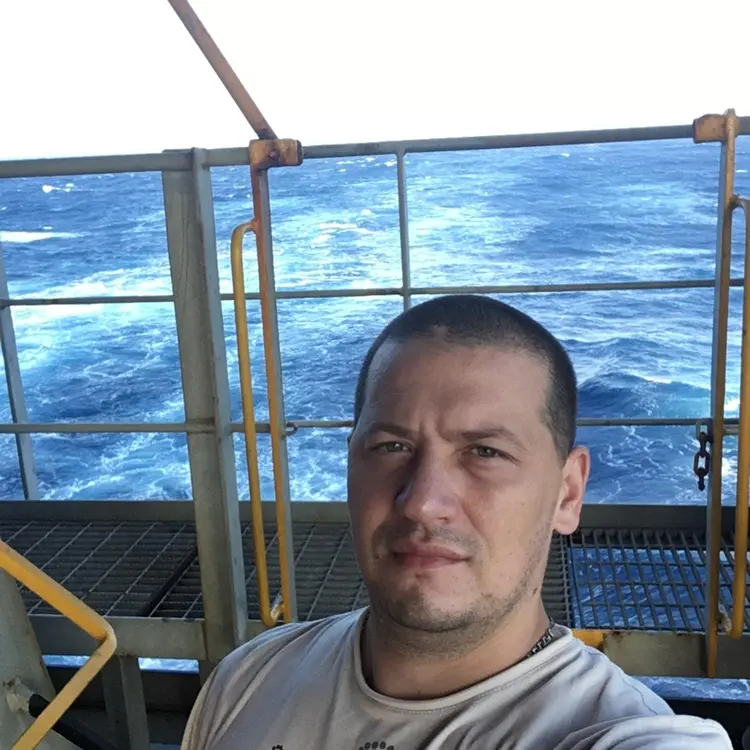 Я Олег, 38, знакомлюсь для регулярного секса в Черкассах