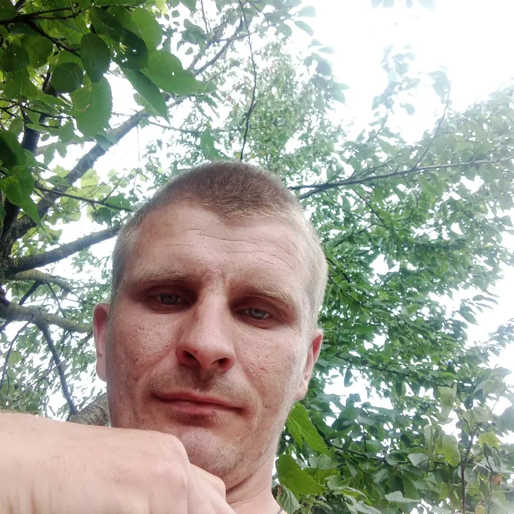 Я Aleks, 28, из Копыли, ищу знакомство для регулярного секса