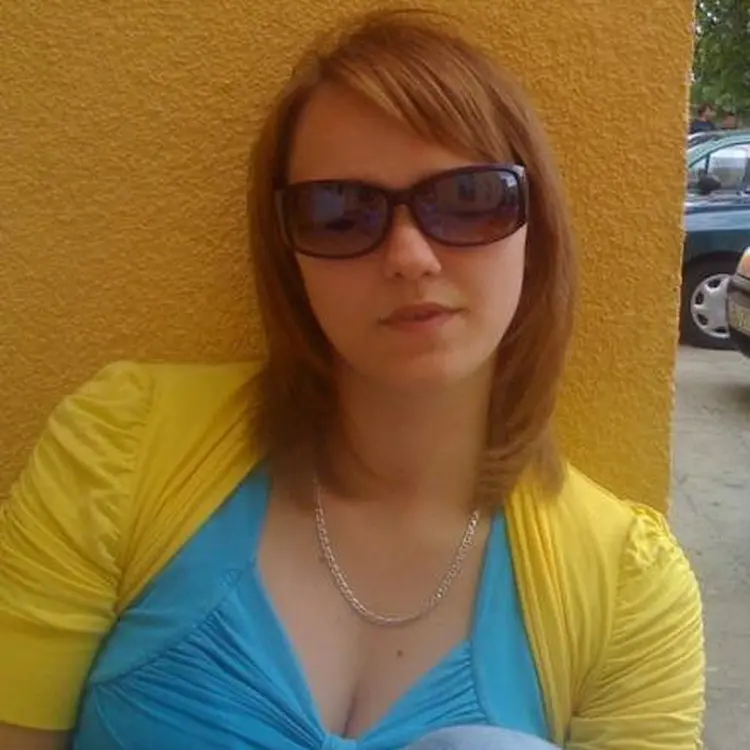 Диана из Луганска, мне 22, познакомлюсь для общения