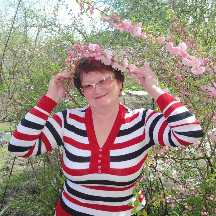Я Людмила, 68, из Речицы, ищу знакомство для приятного времяпровождения