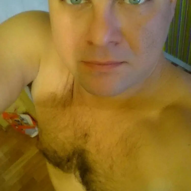 Я Leonid, 43, из Нижней Туры, ищу знакомство для регулярного секса