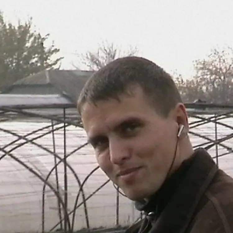 Я Виталя, 40, знакомлюсь для регулярного секса в Таганроге