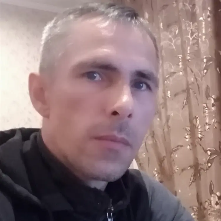 Я Михаил, 42, знакомлюсь для общения в Южно-Сахалинске