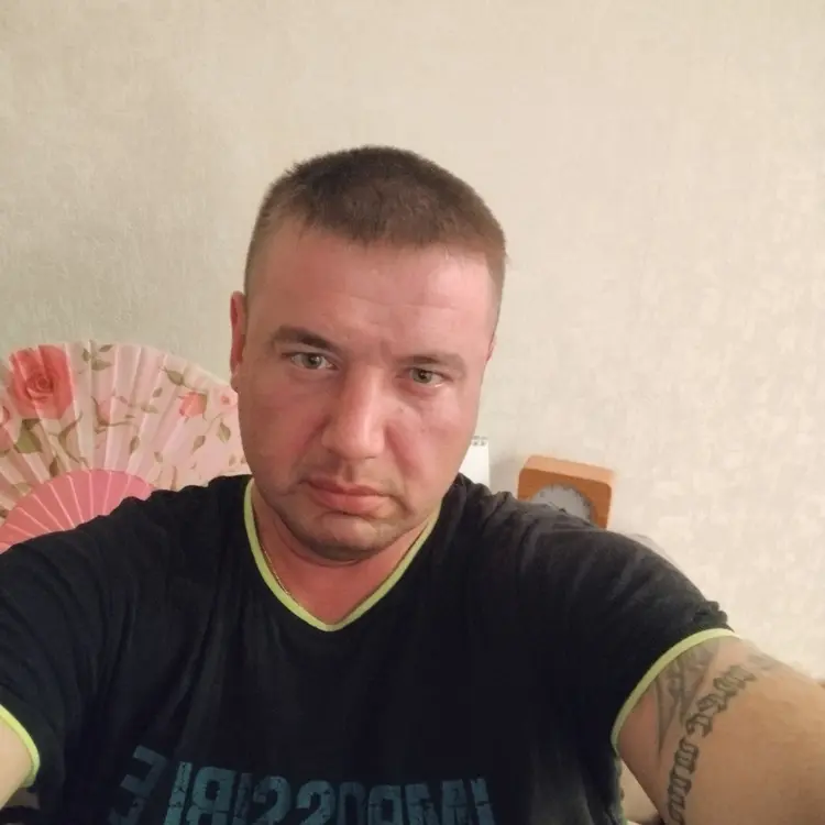 Дима из Нижнего Новгорода, мне 38, познакомлюсь для открытые отношения