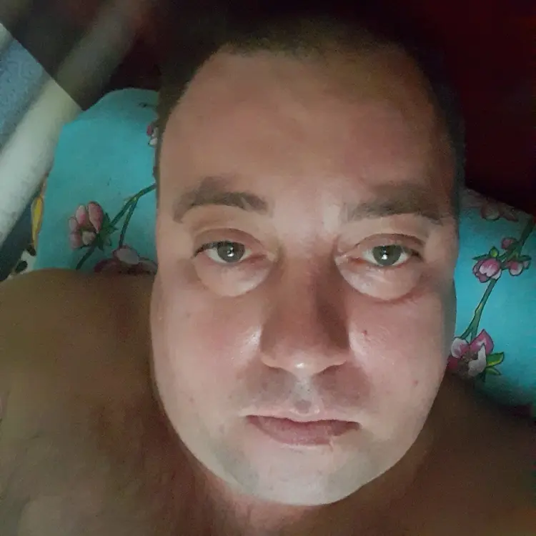 Сергей из Ровенек, мне 41, познакомлюсь для регулярного секса
