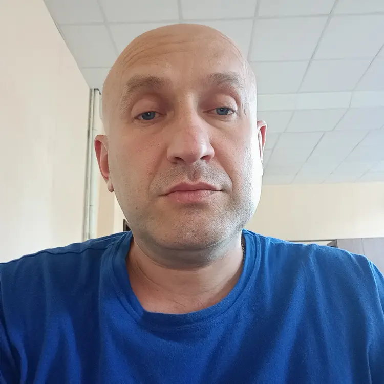 Жорик из Луганска, мне 43, познакомлюсь для приятного времяпровождения
