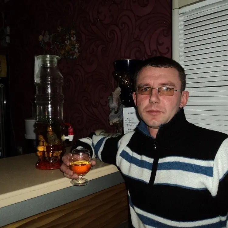 Я Сергей, 44, из Партизанска, ищу знакомство для регулярного секса