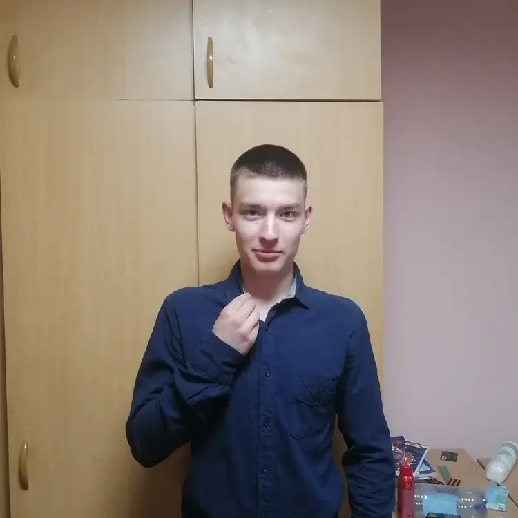Я Виктор, 22, из Междуреченска, ищу знакомство для регулярного секса