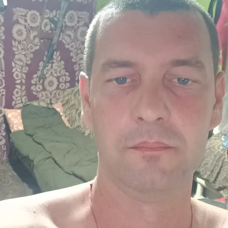 Viktor из Луганска, ищу на сайте секс на одну ночь