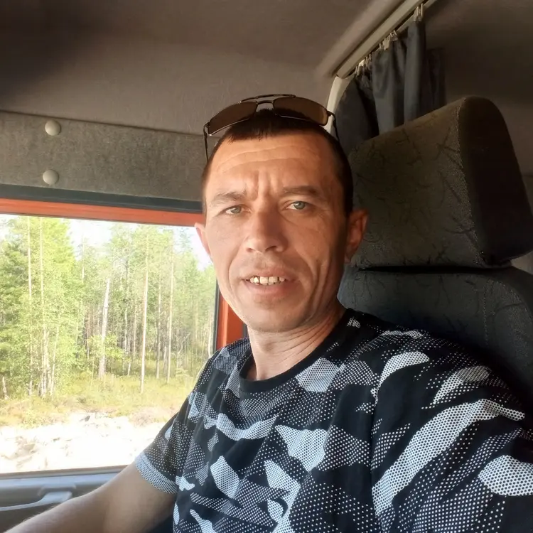 Я Анатолий, 43, знакомлюсь для регулярного секса в Зеленогорске