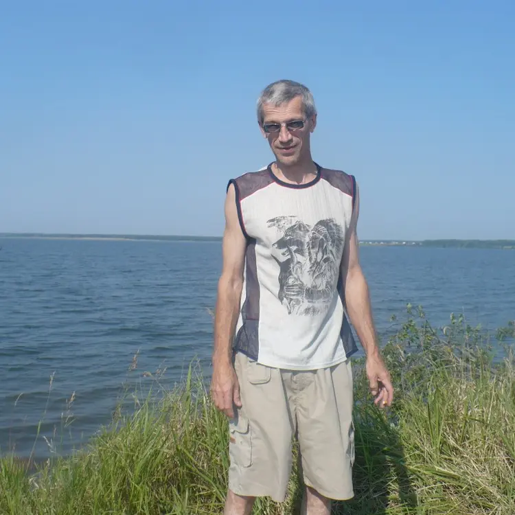 Влад из Челябинска, ищу на сайте приятное времяпровождение