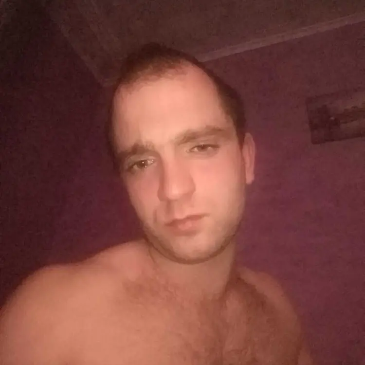 Я Антон, 24, знакомлюсь для регулярного секса в Коврове